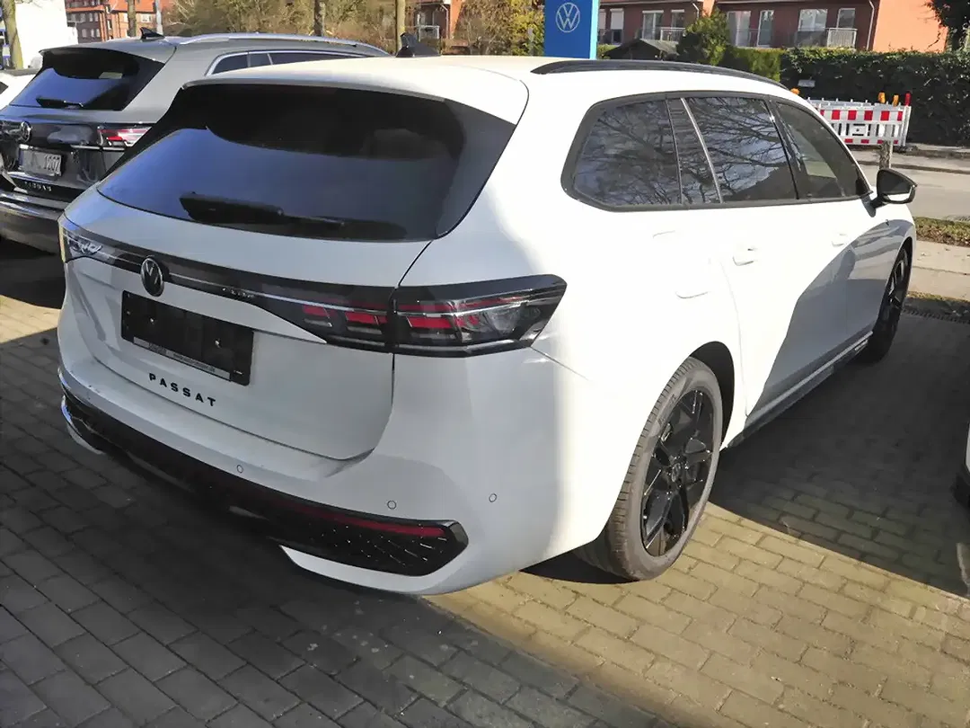 Volkswagen Passat Variant - Thumbnail 4