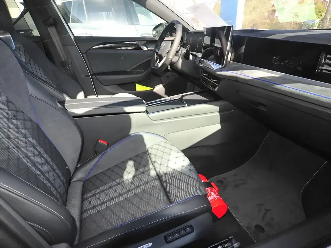 Volkswagen Passat Variant - Thumbnail 9