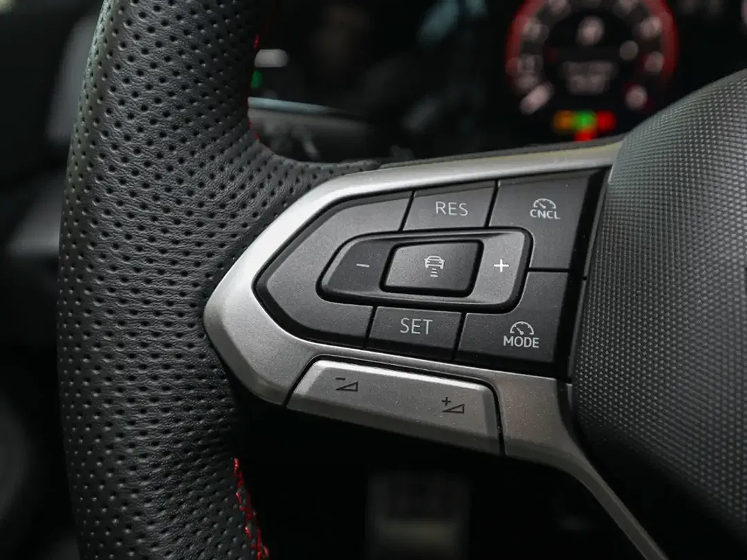 Volkswagen Golf GTI - Thumbnail 8