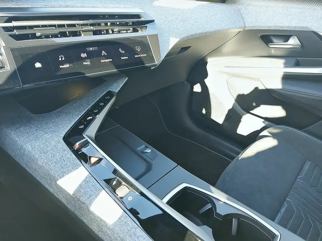 Peugeot 5008 - Thumbnail 9