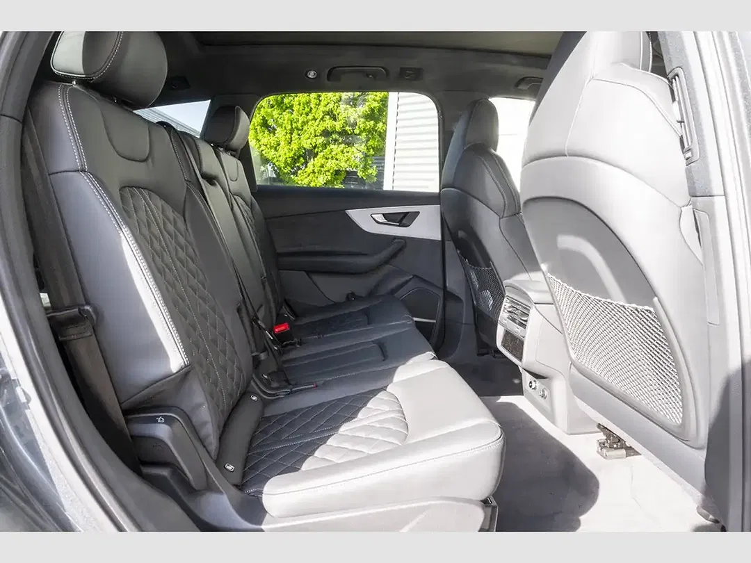 Audi Q7 - Thumbnail 10