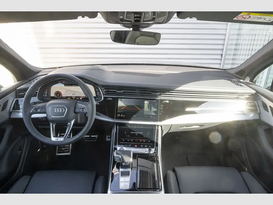 Audi Q7 - Thumbnail 11