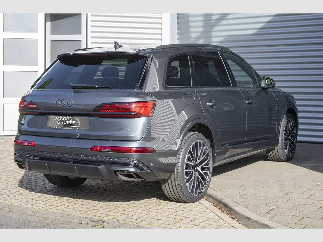 Audi Q7 - Thumbnail 3
