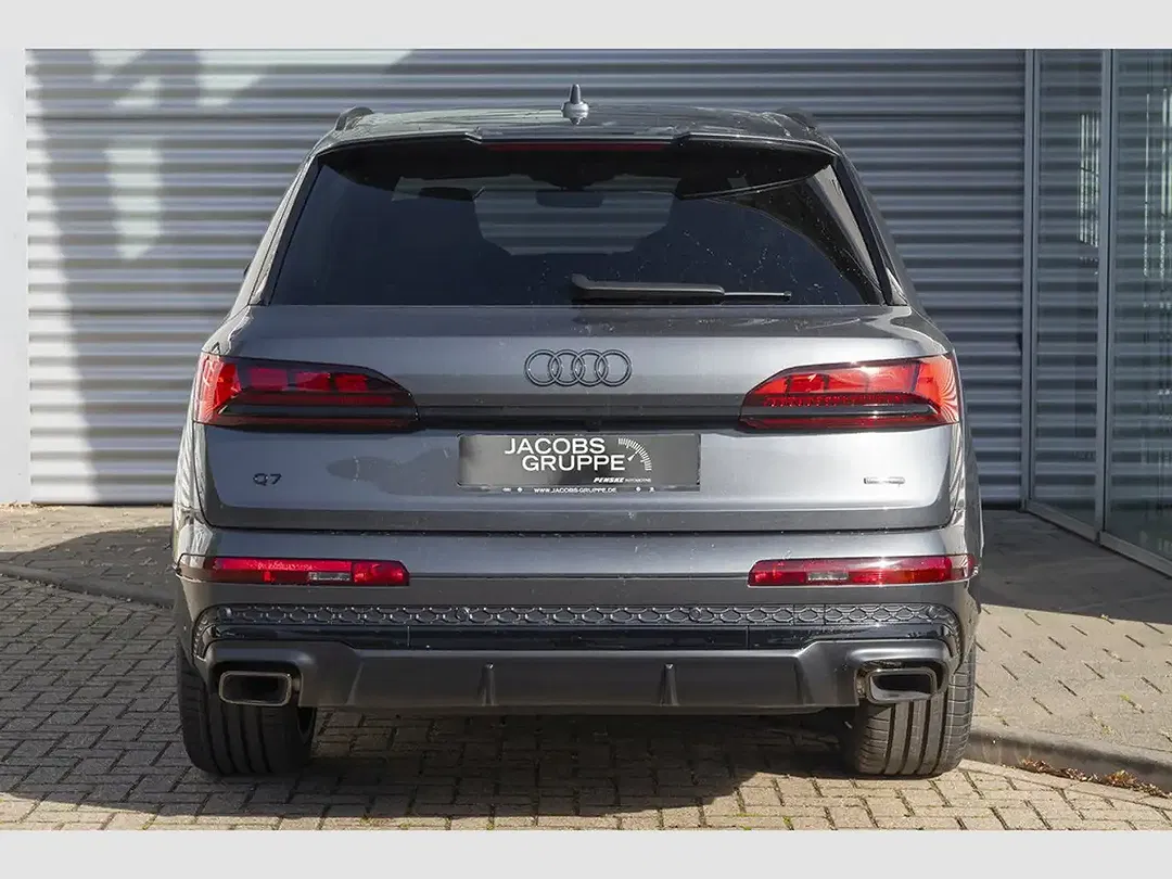 Audi Q7 - Thumbnail 4