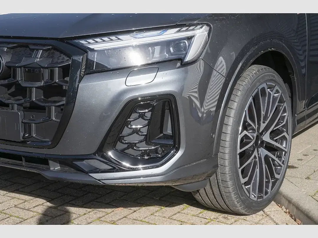 Audi Q7 - Thumbnail 5