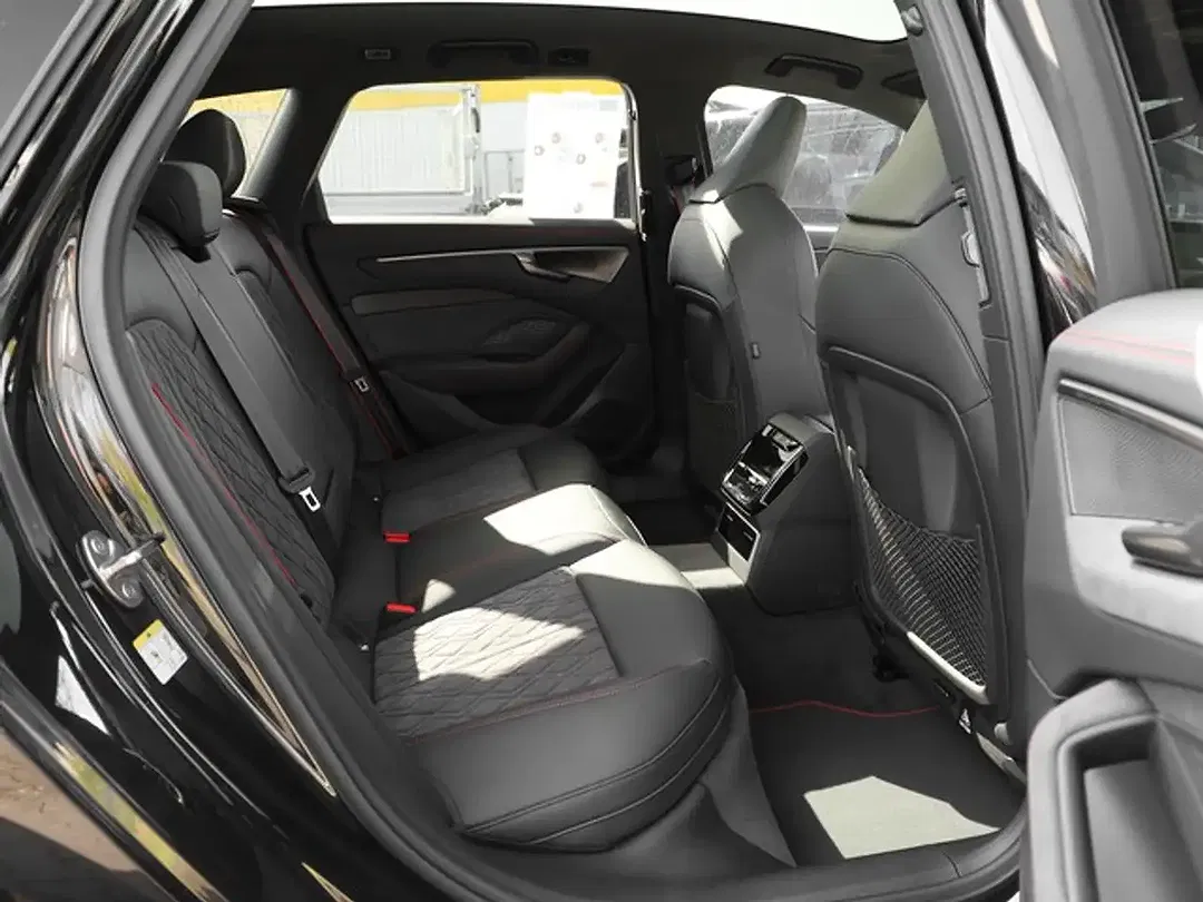 Audi A6 - Thumbnail 3