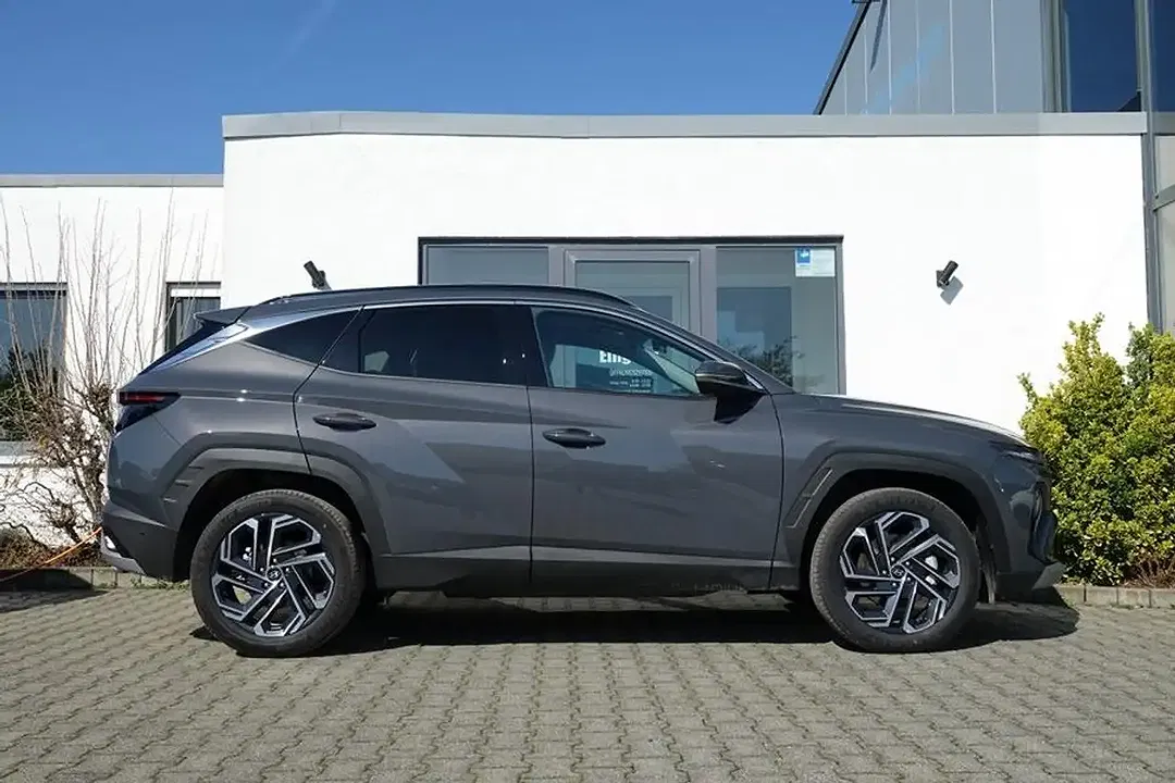 Hyundai TUCSON - Thumbnail 2