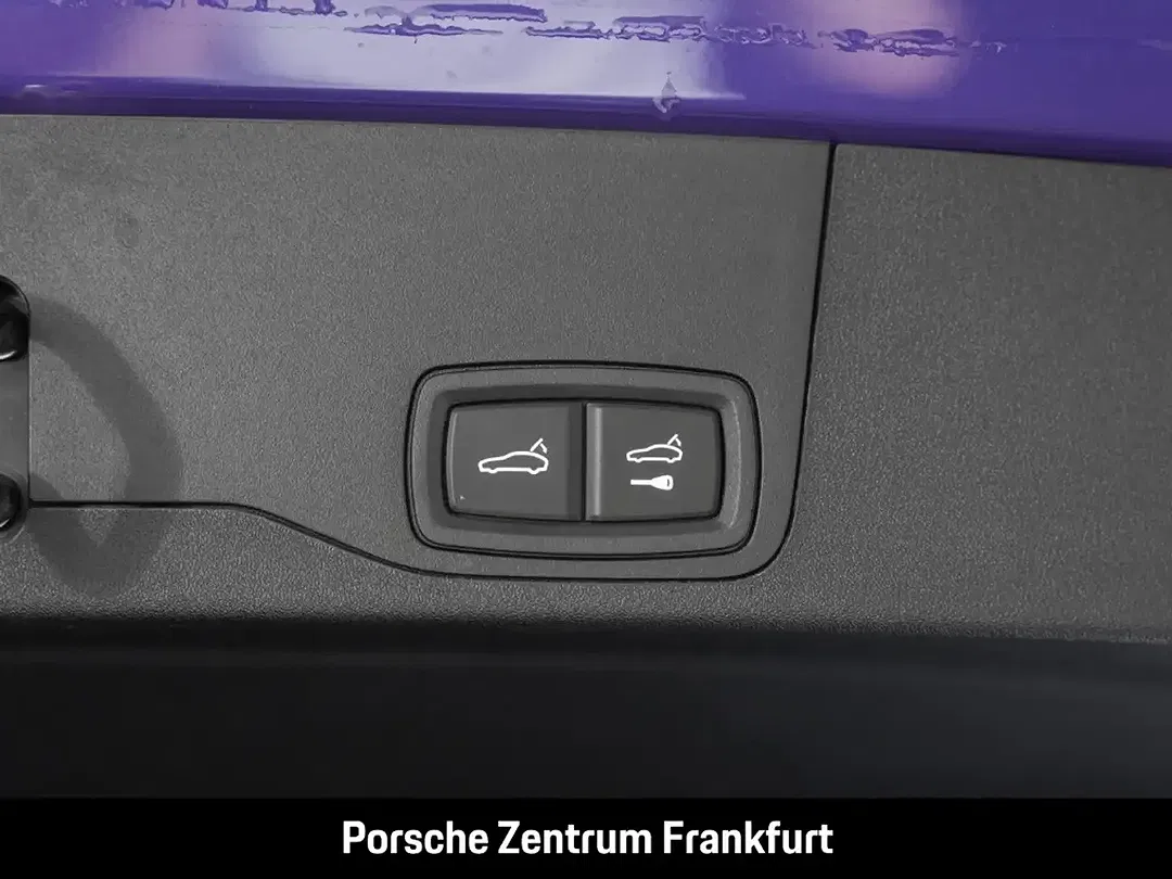 Porsche Taycan - Thumbnail 10