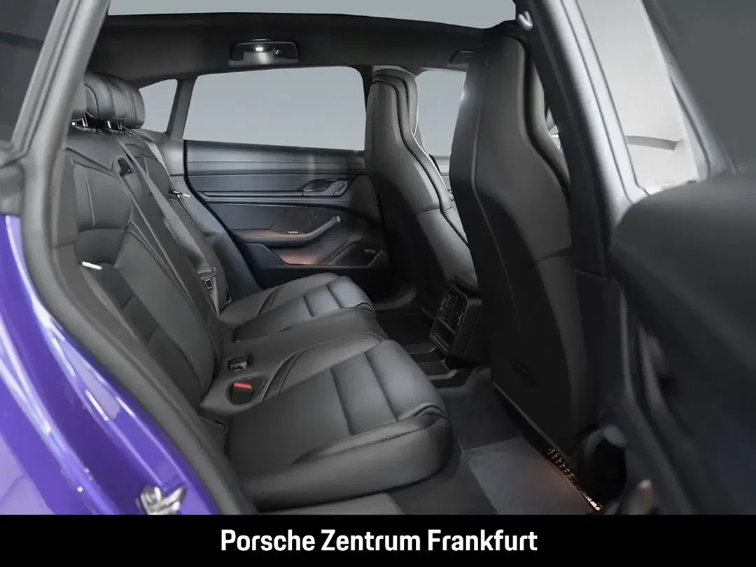 Porsche Taycan - Thumbnail 14