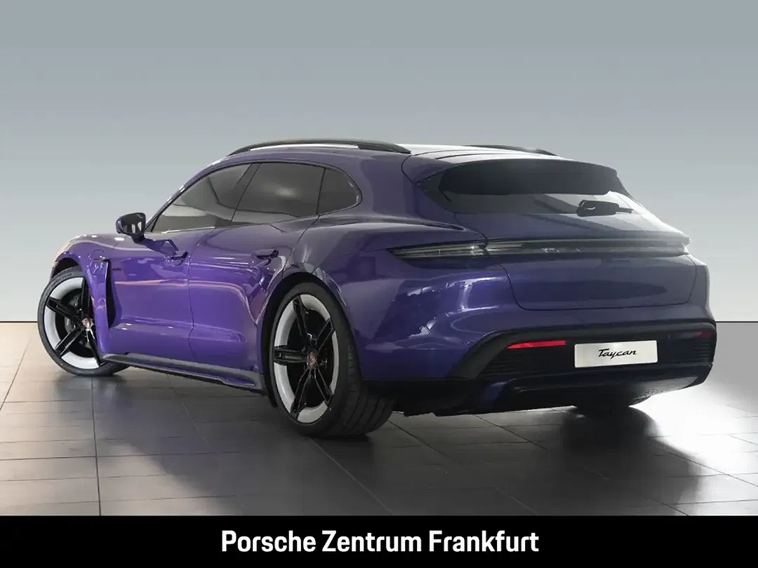 Porsche Taycan - Thumbnail 4