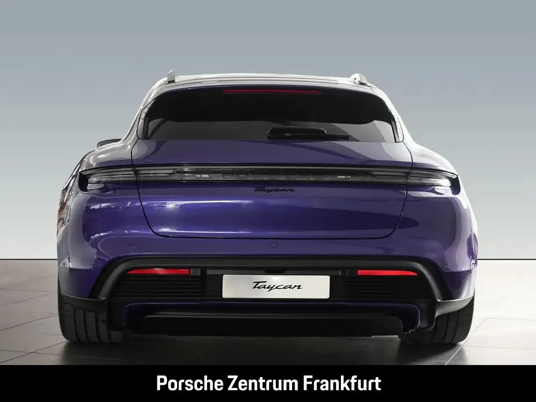 Porsche Taycan - Thumbnail 6