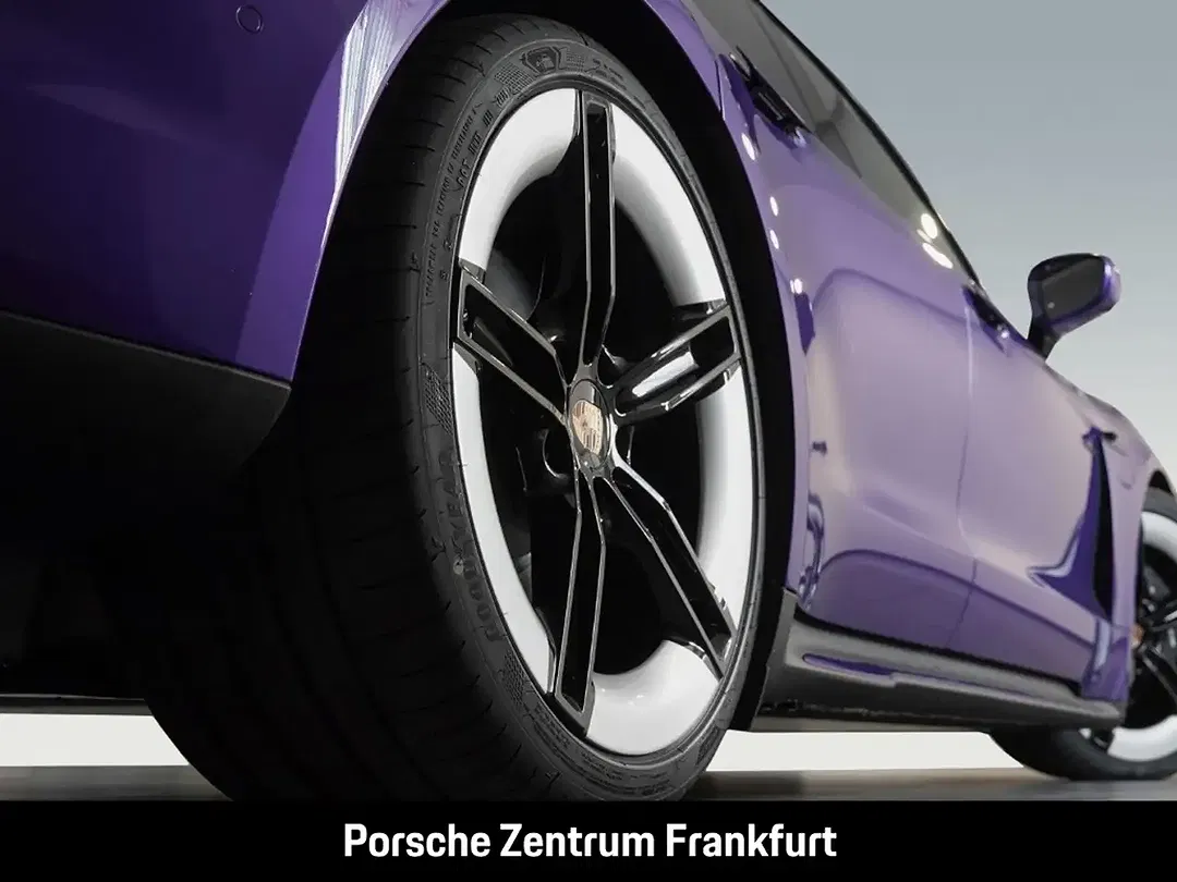 Porsche Taycan - Thumbnail 7