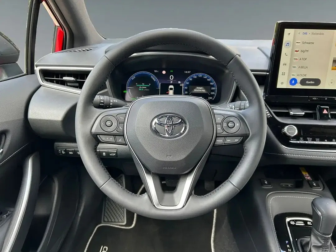 Toyota Corolla - Thumbnail 12