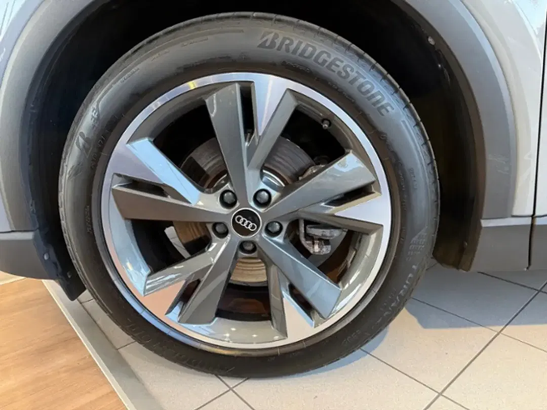 Audi Q4 e-tron - Thumbnail 11