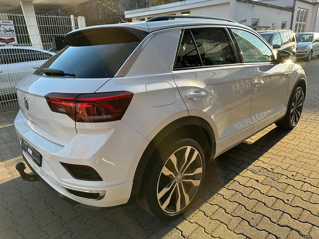 Volkswagen T-Roc - Thumbnail 3