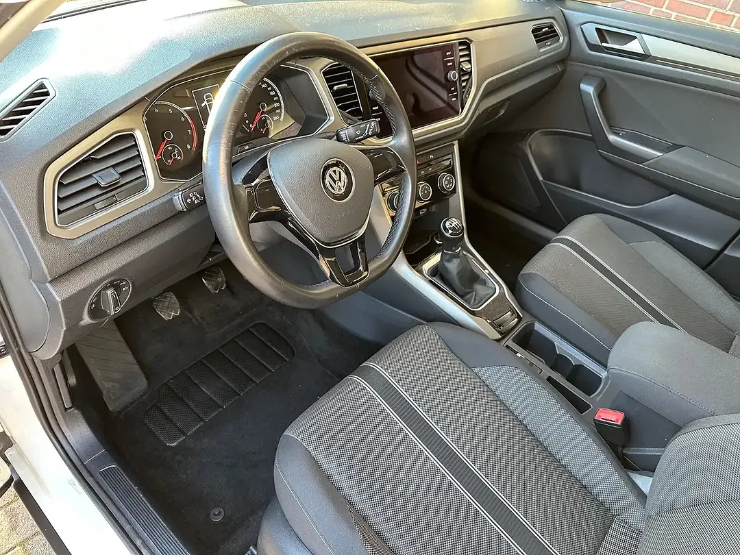 Volkswagen T-Roc - Thumbnail 7