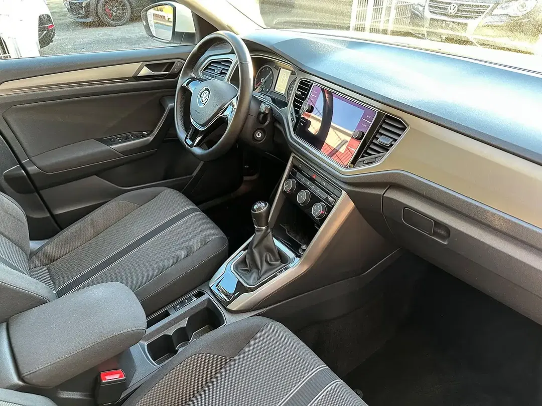 Volkswagen T-Roc - Thumbnail 8