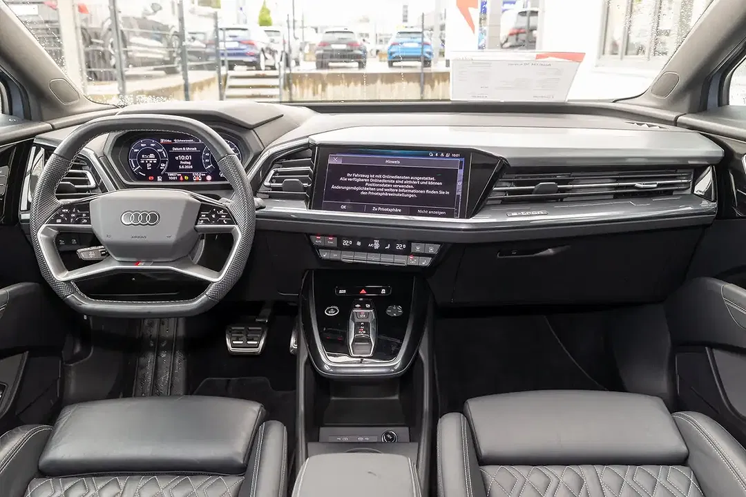 Audi Q4 e-tron - Thumbnail 2