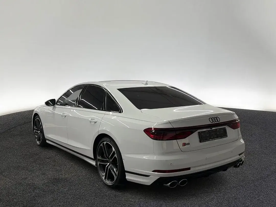 Audi S8 - Thumbnail 2