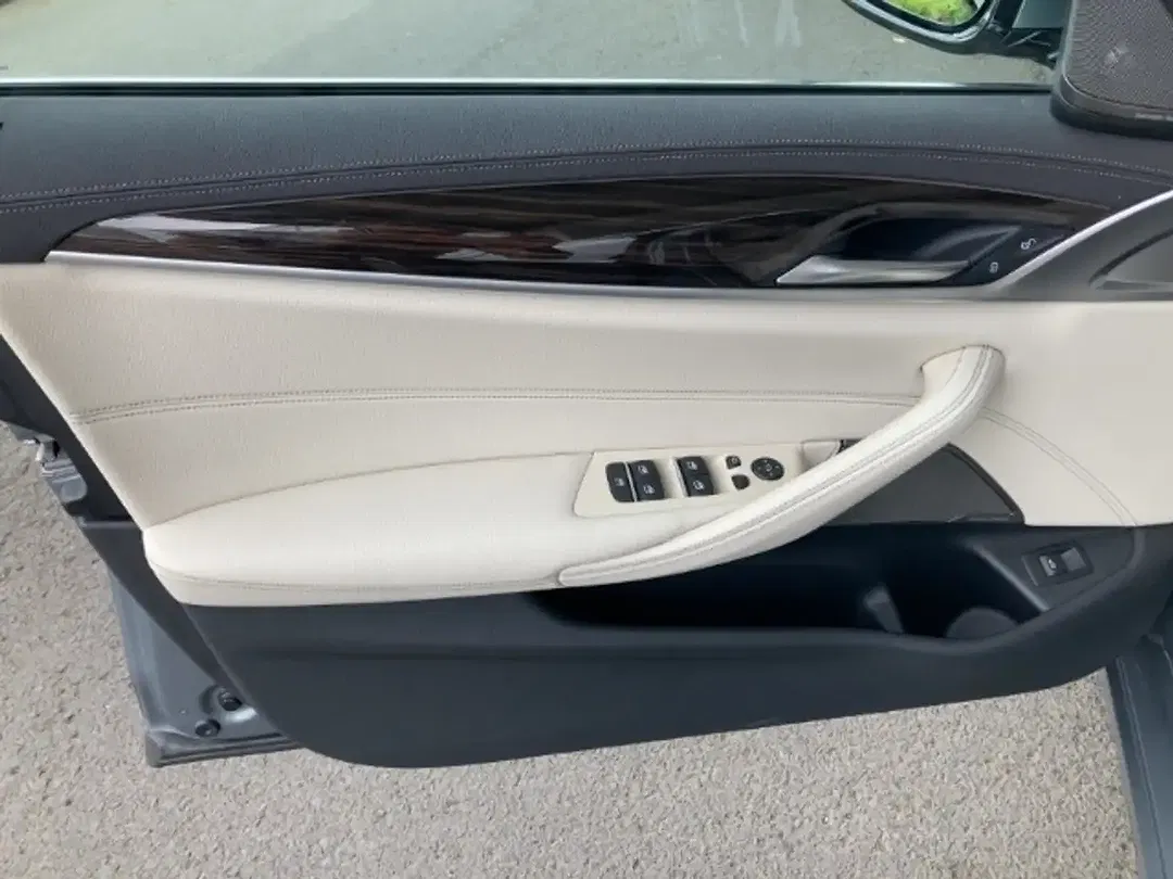 BMW 520 - Thumbnail 12