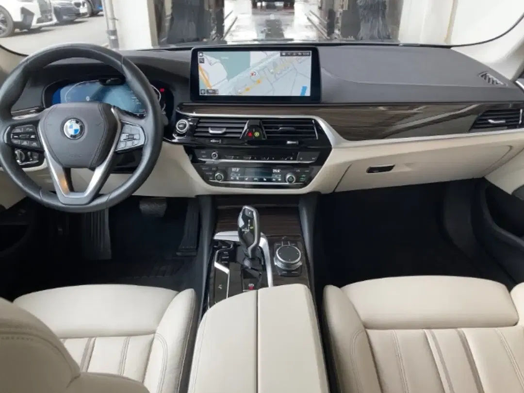 BMW 520 - Thumbnail 8