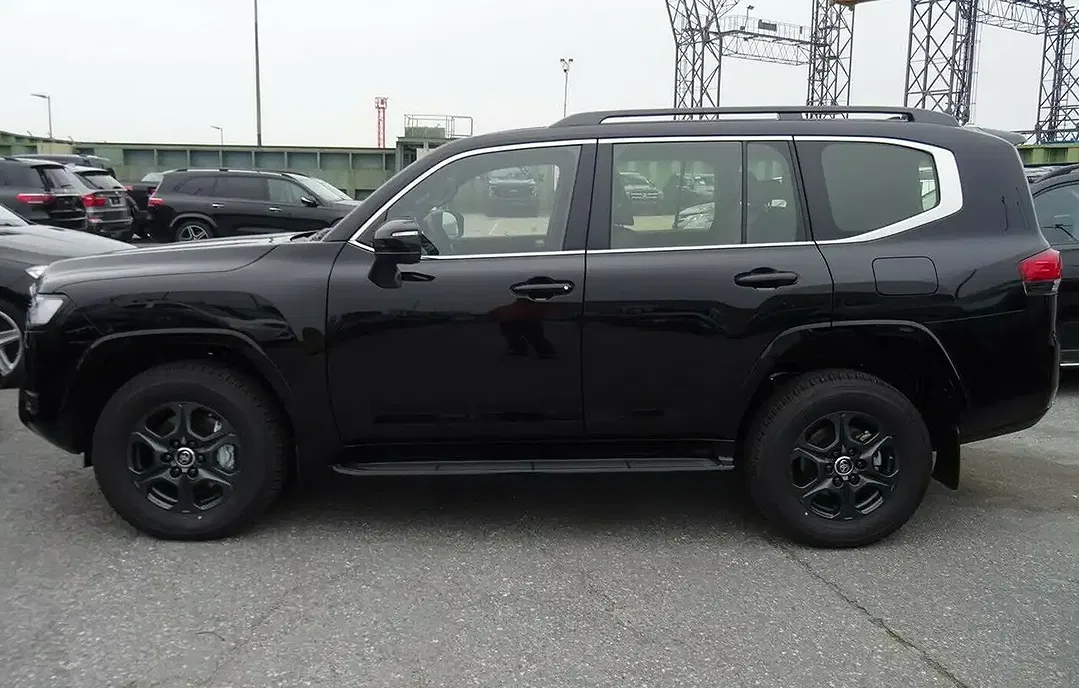 Toyota Land Cruiser - Thumbnail 4