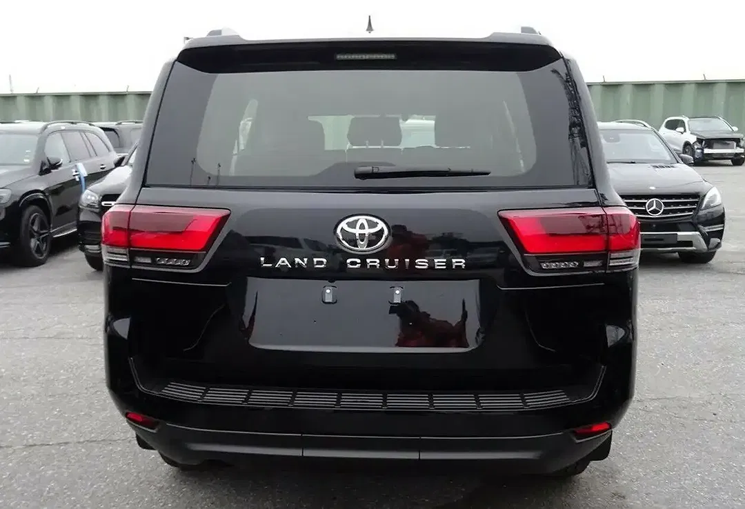 Toyota Land Cruiser - Thumbnail 6
