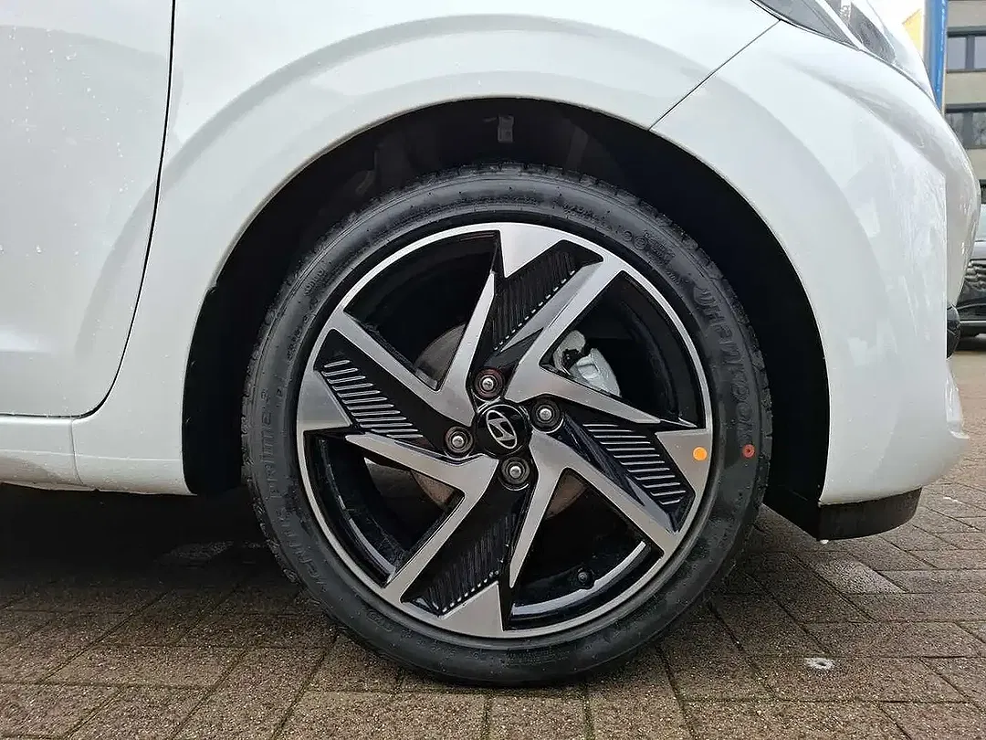 Hyundai i10 - Thumbnail 6