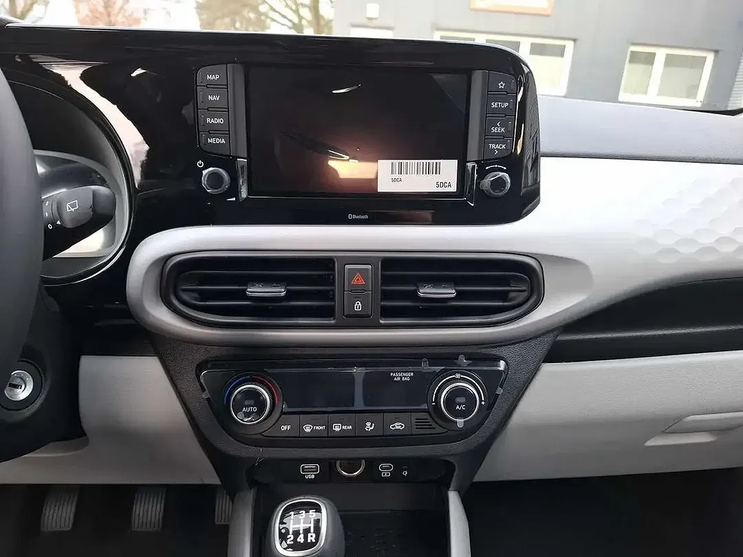 Hyundai i10 - Thumbnail 9