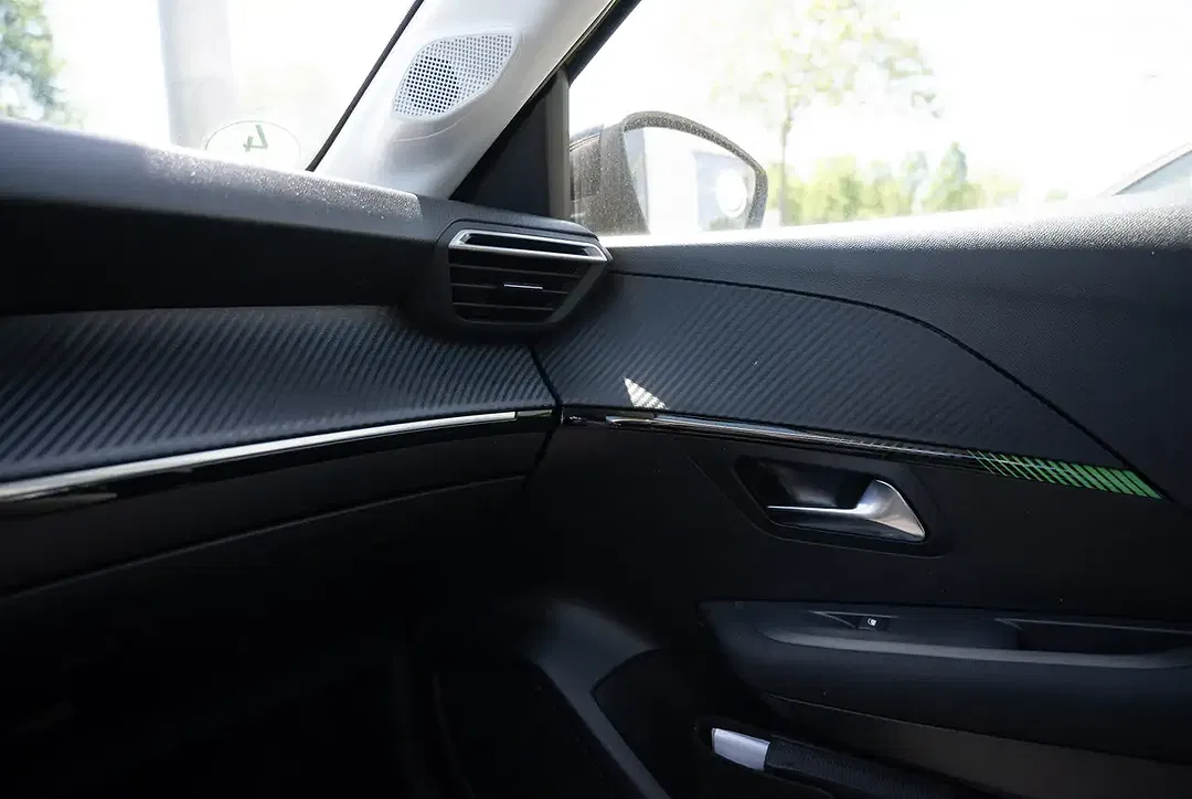 Peugeot 208 - Thumbnail 11