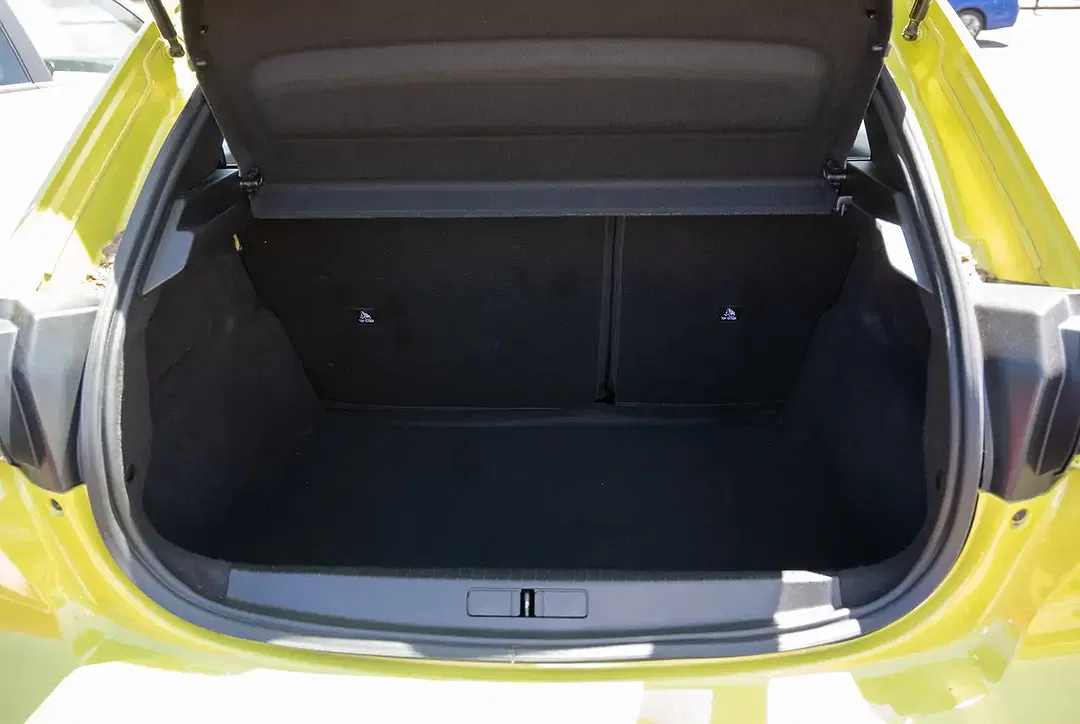 Peugeot 208 - Thumbnail 15