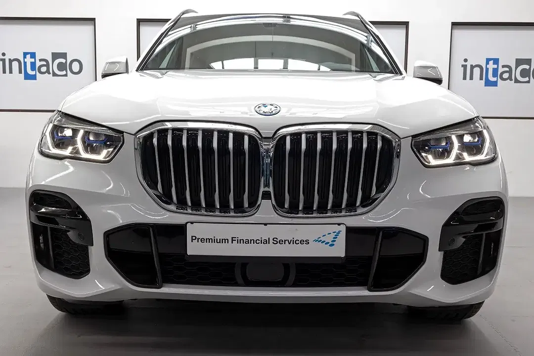BMW X5 - Thumbnail 2
