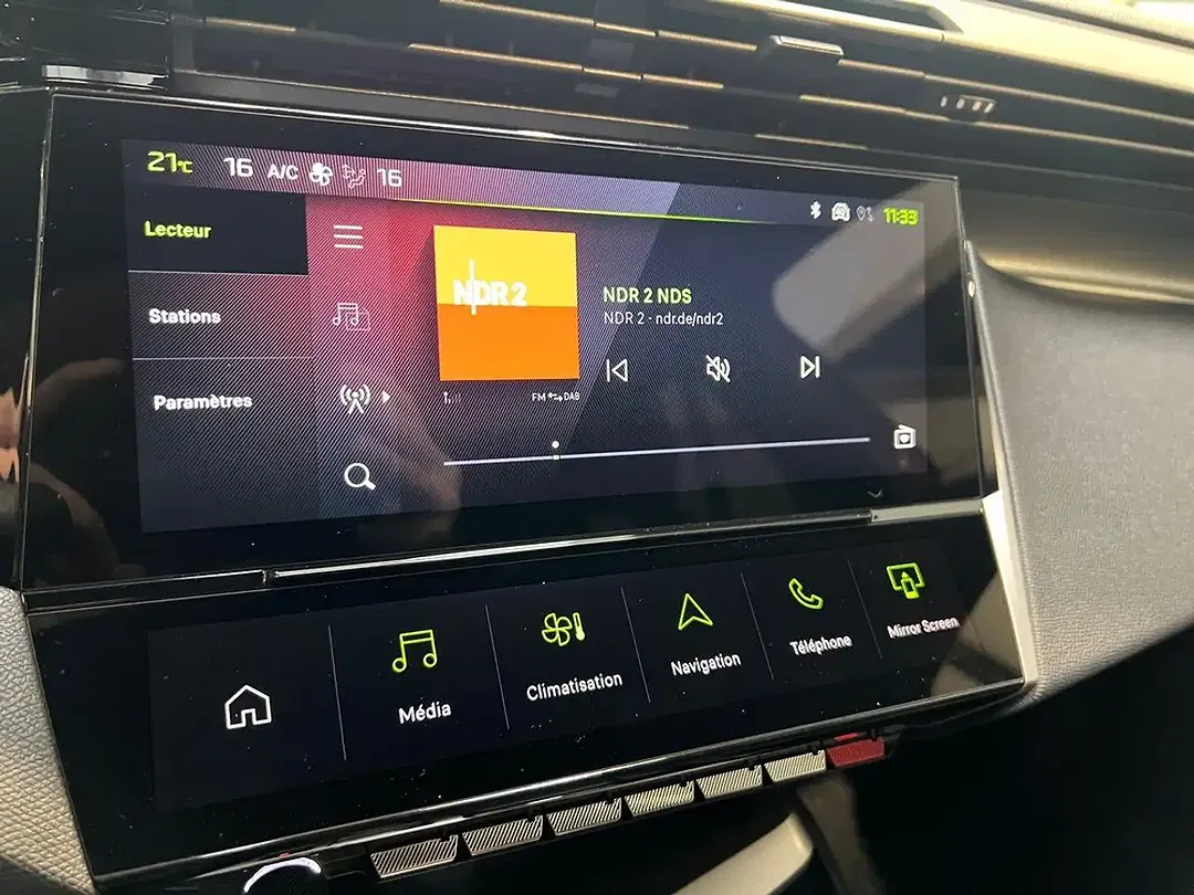 Peugeot 408 - Thumbnail 12