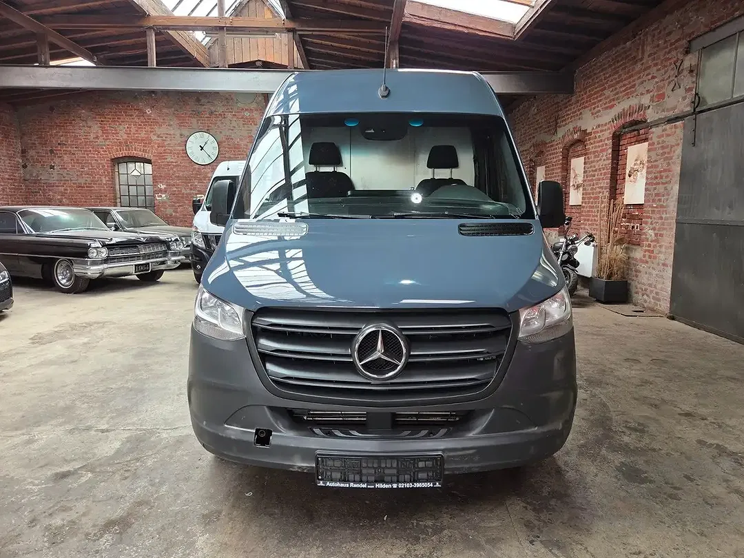 Mercedes-Benz Sprinter - Thumbnail 2