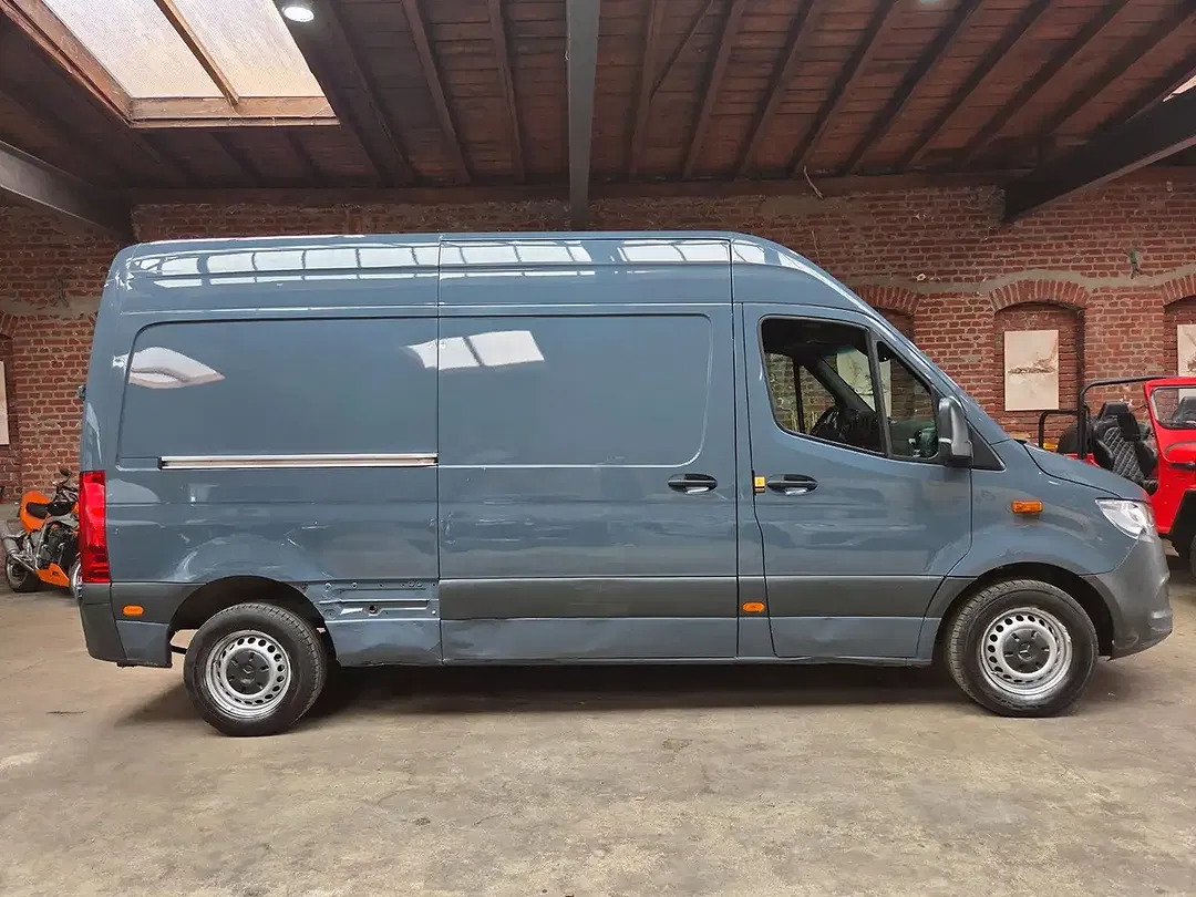 Mercedes-Benz Sprinter - Thumbnail 4