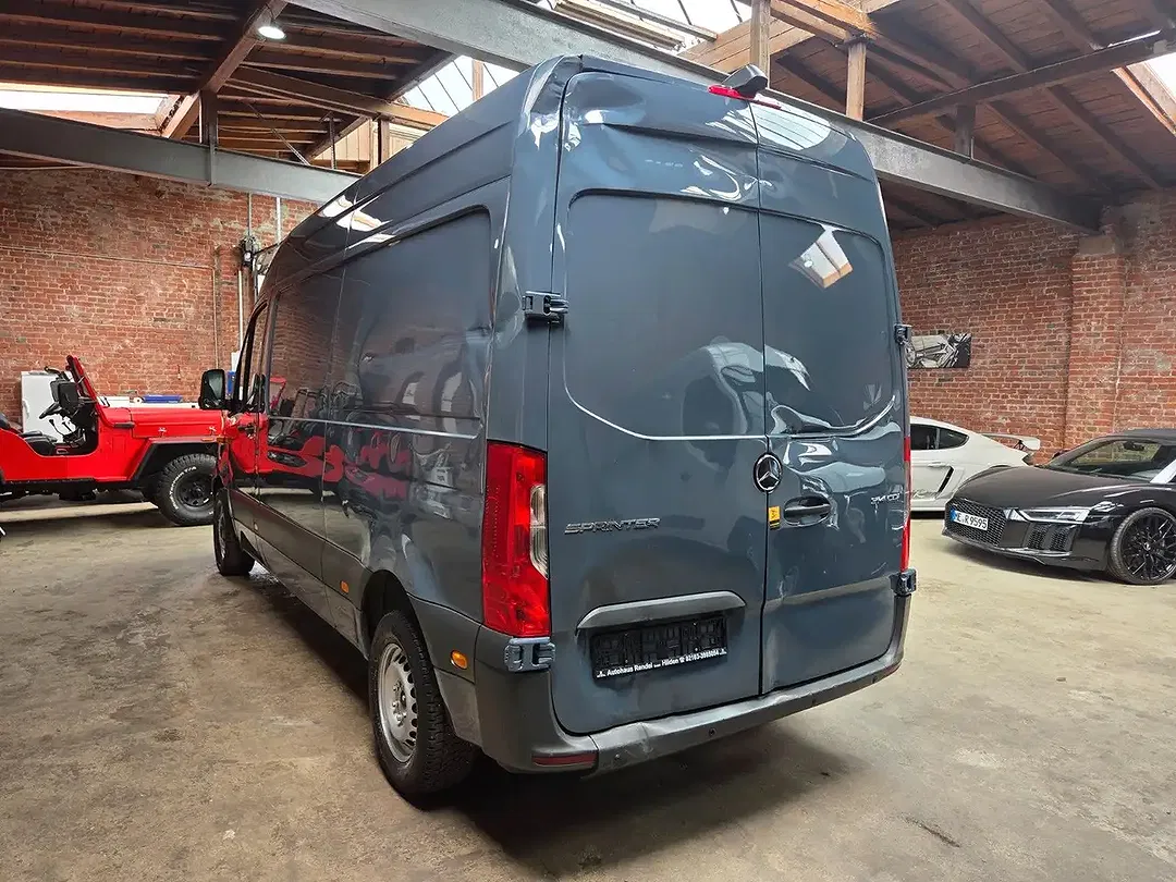 Mercedes-Benz Sprinter - Thumbnail 7