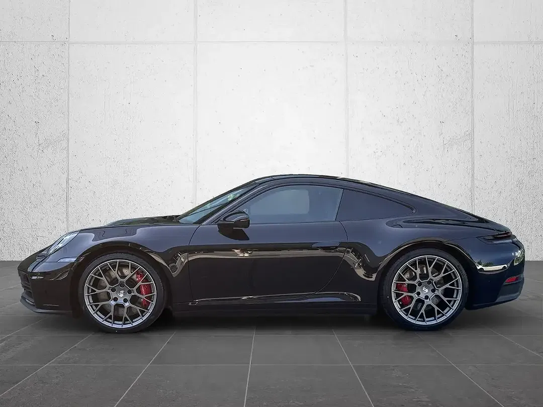 Porsche 992 - Thumbnail 2