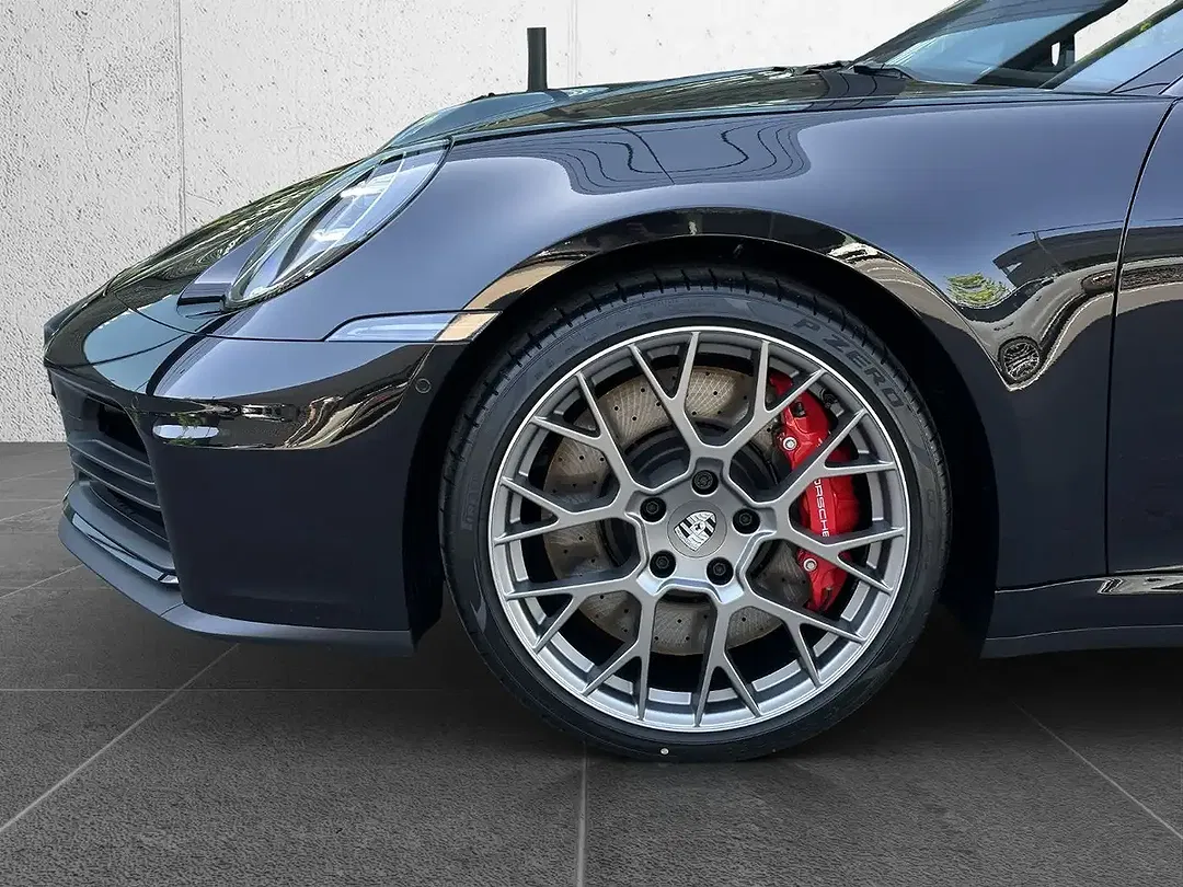 Porsche 992 - Thumbnail 6