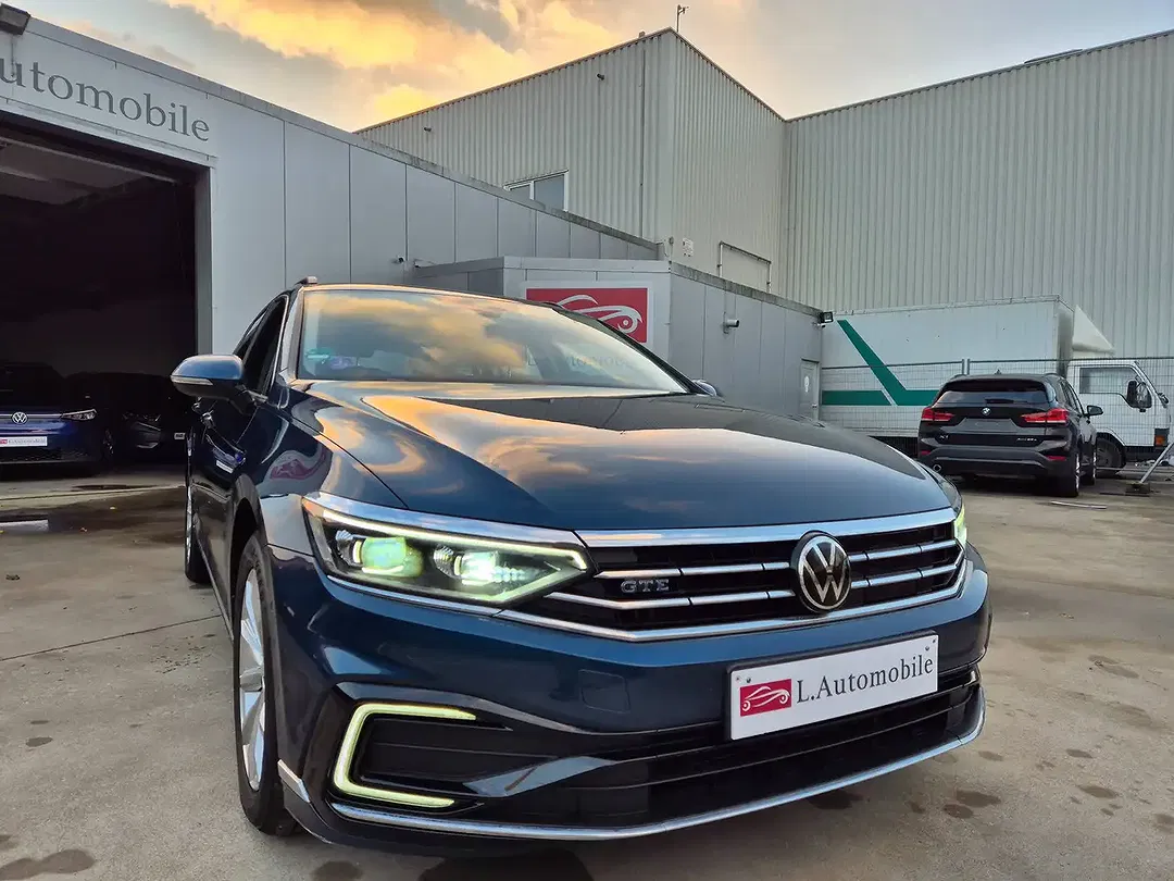 Volkswagen Passat Variant - Thumbnail 2