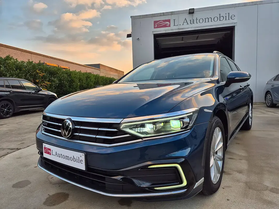 Volkswagen Passat Variant - Thumbnail 3