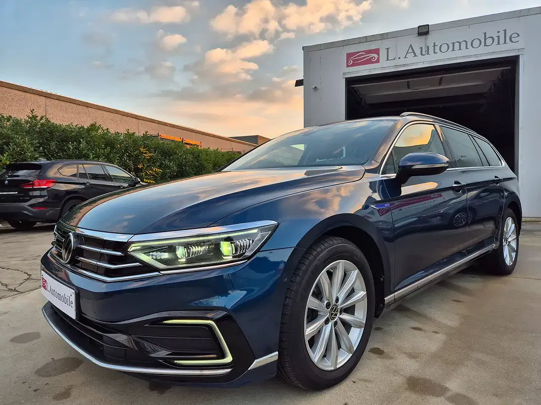 Volkswagen Passat Variant - Thumbnail 4