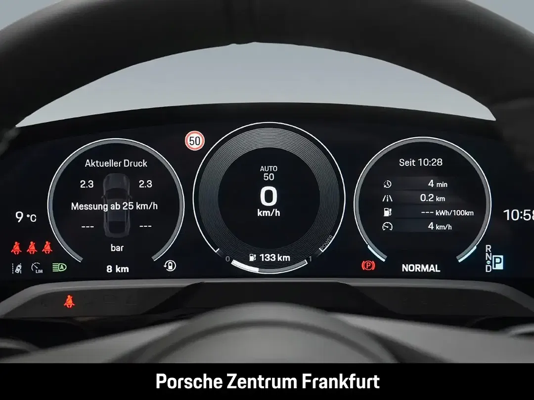 Porsche Taycan - Thumbnail 12