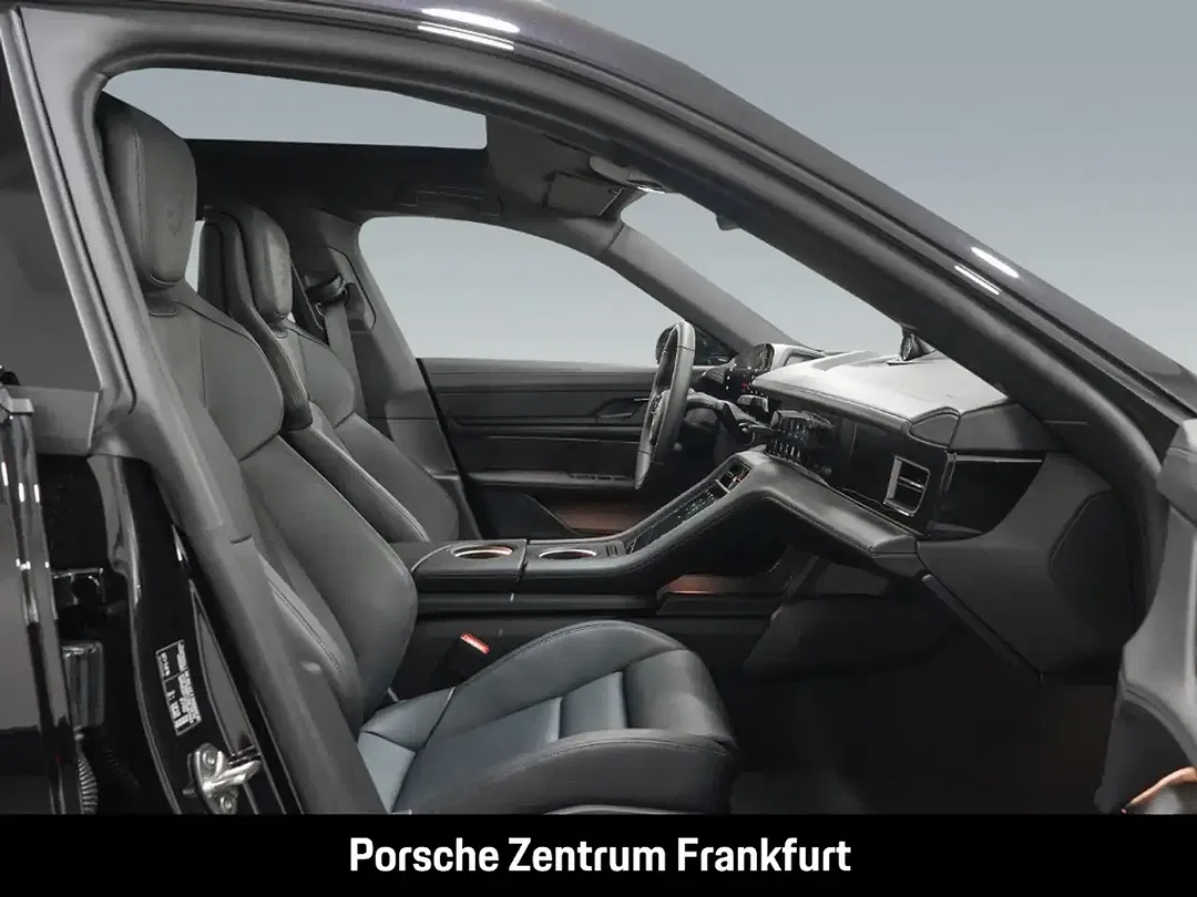 Porsche Taycan - Thumbnail 15