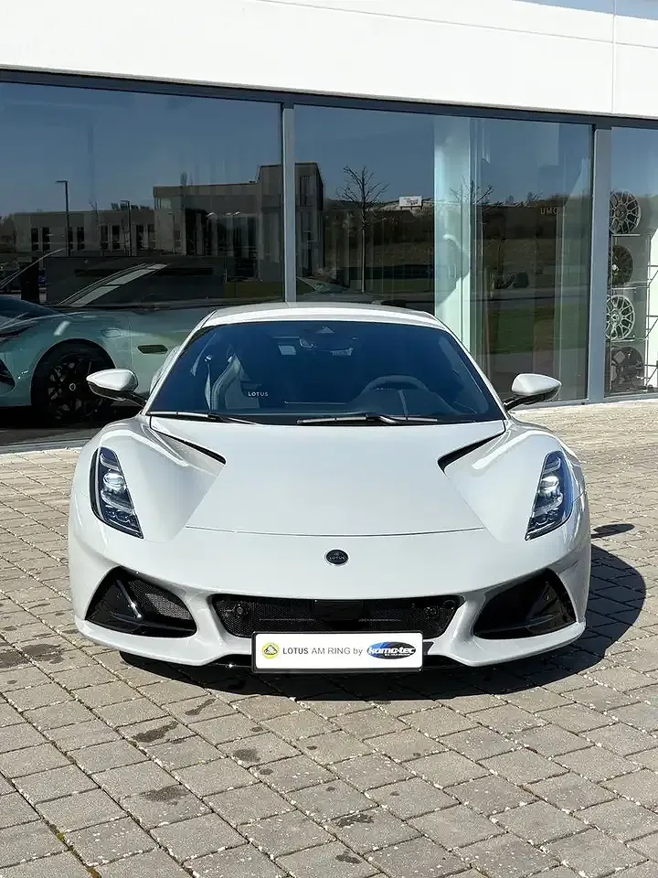 Lotus Emira - Thumbnail 26