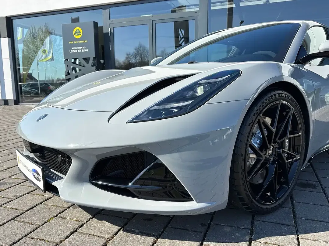 Lotus Emira - Thumbnail 27