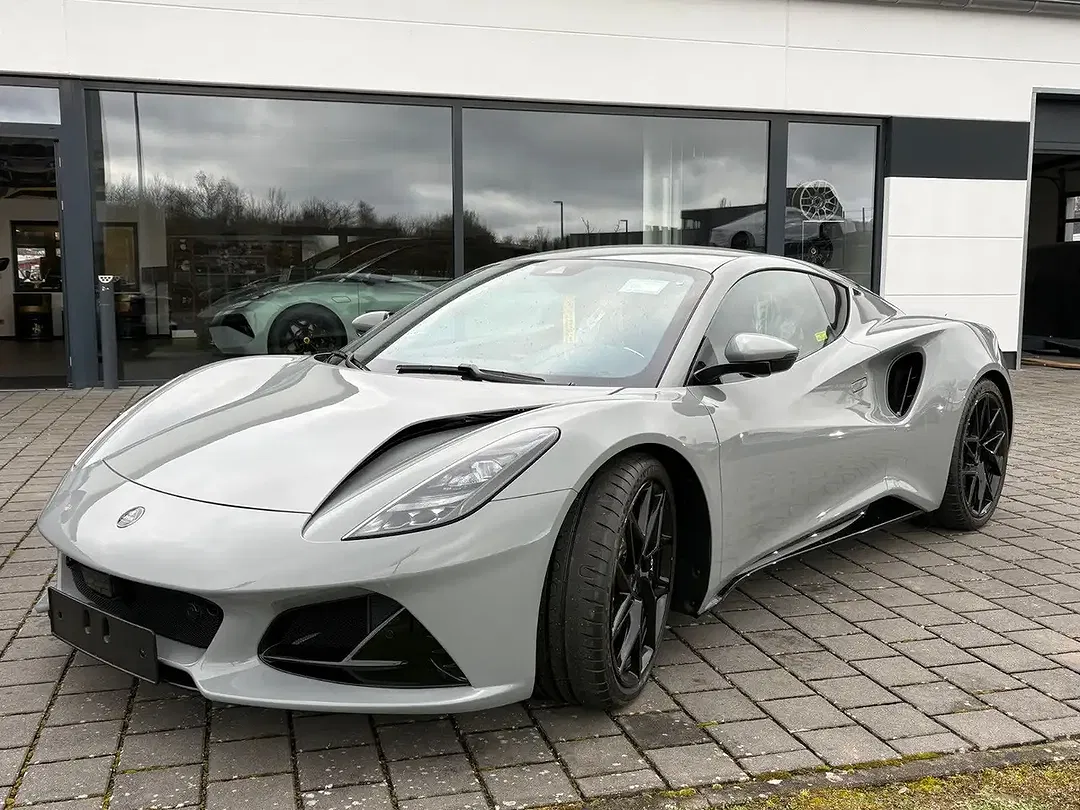 Lotus Emira - Thumbnail 30