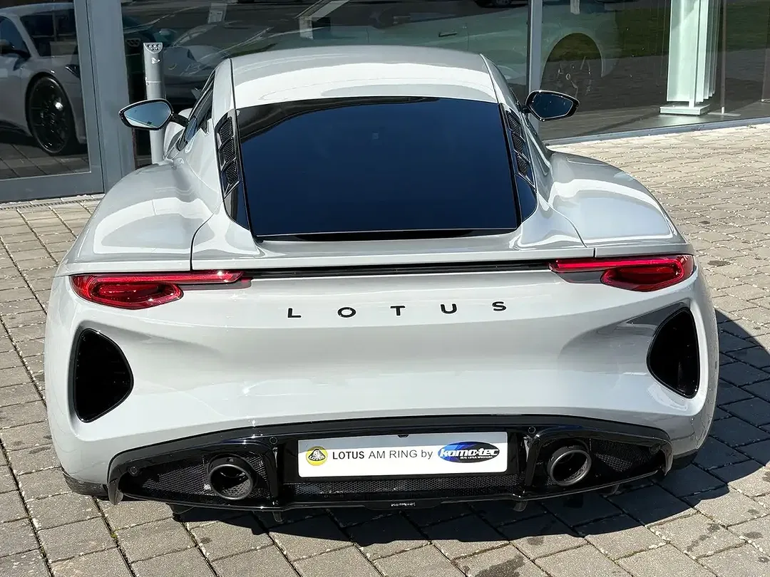 Lotus Emira - Thumbnail 6