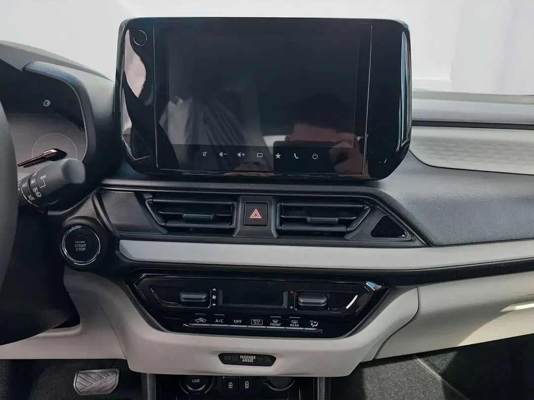 Suzuki Swift - Thumbnail 12