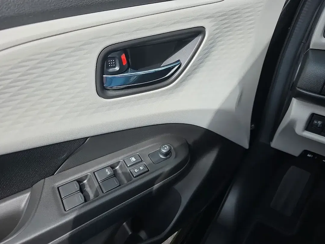 Suzuki Swift - Thumbnail 13