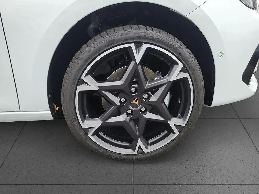 CUPRA Leon - Thumbnail 5